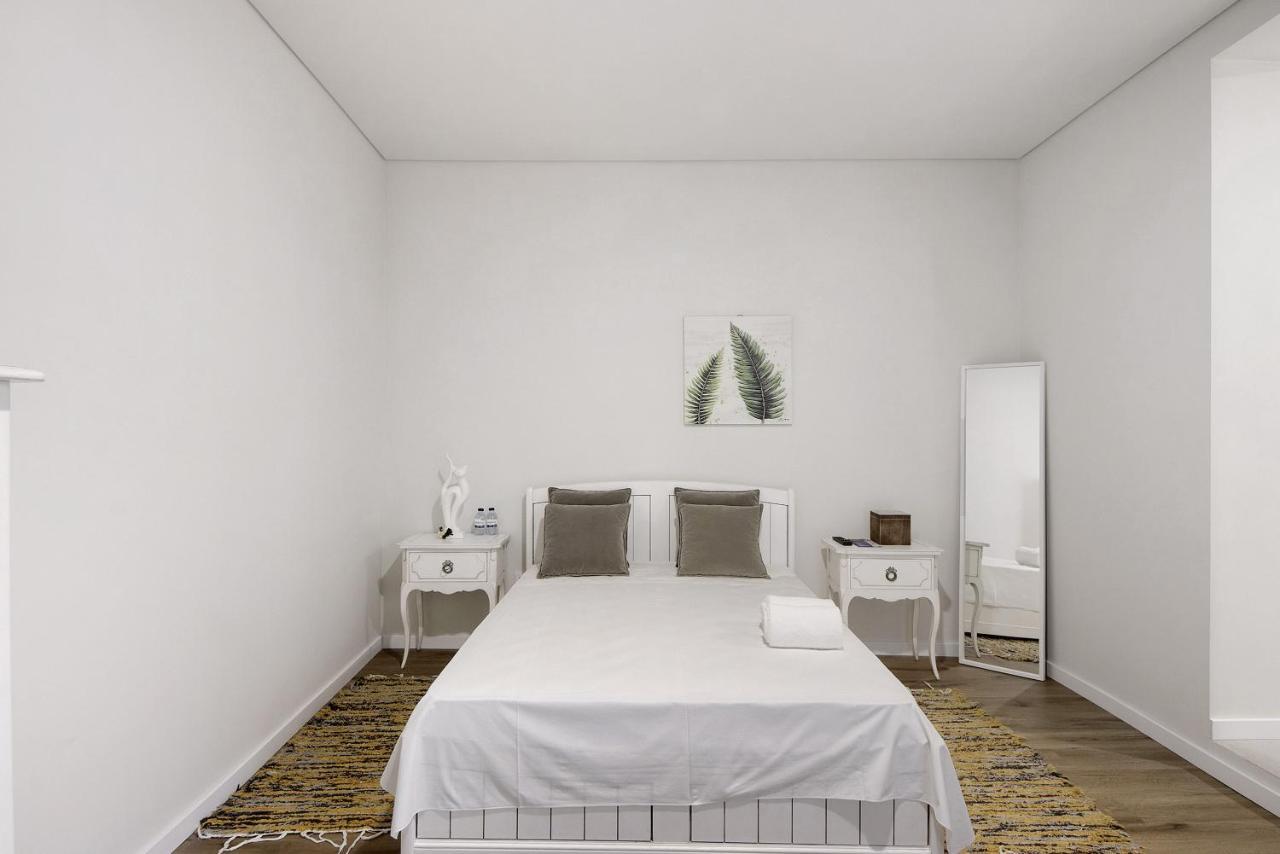 Village 6 Apartment *